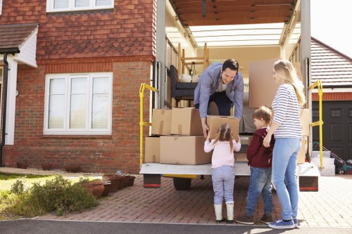 Moving truck support for homes and businesses in New Malden