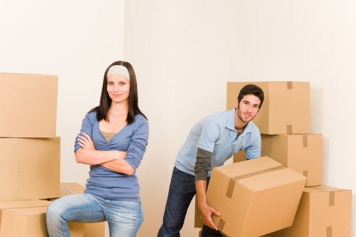 Local moving truck for flats and houses in New Malden