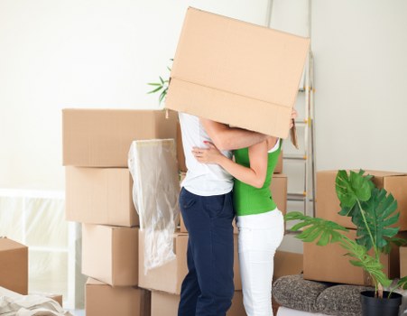Example of load-based removal pricing for local flats and houses